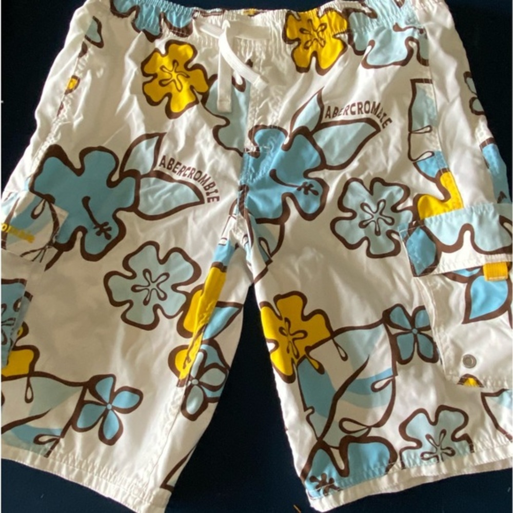 ABERCROMBIE original! Swim trunks- listed under men's but cute shorts for gals🌼